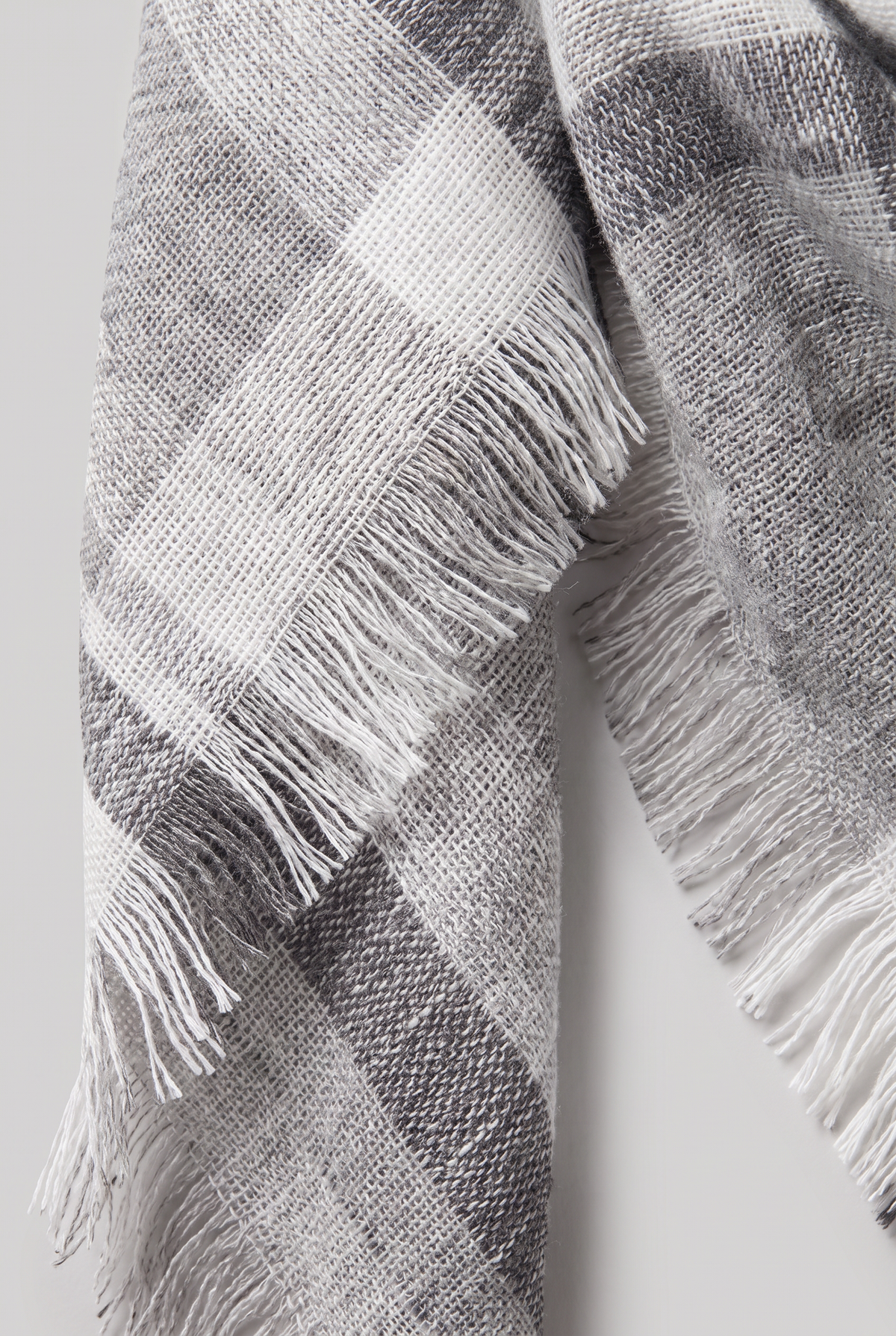 Women’s Tartan Triangle Scarf Frayed Edge