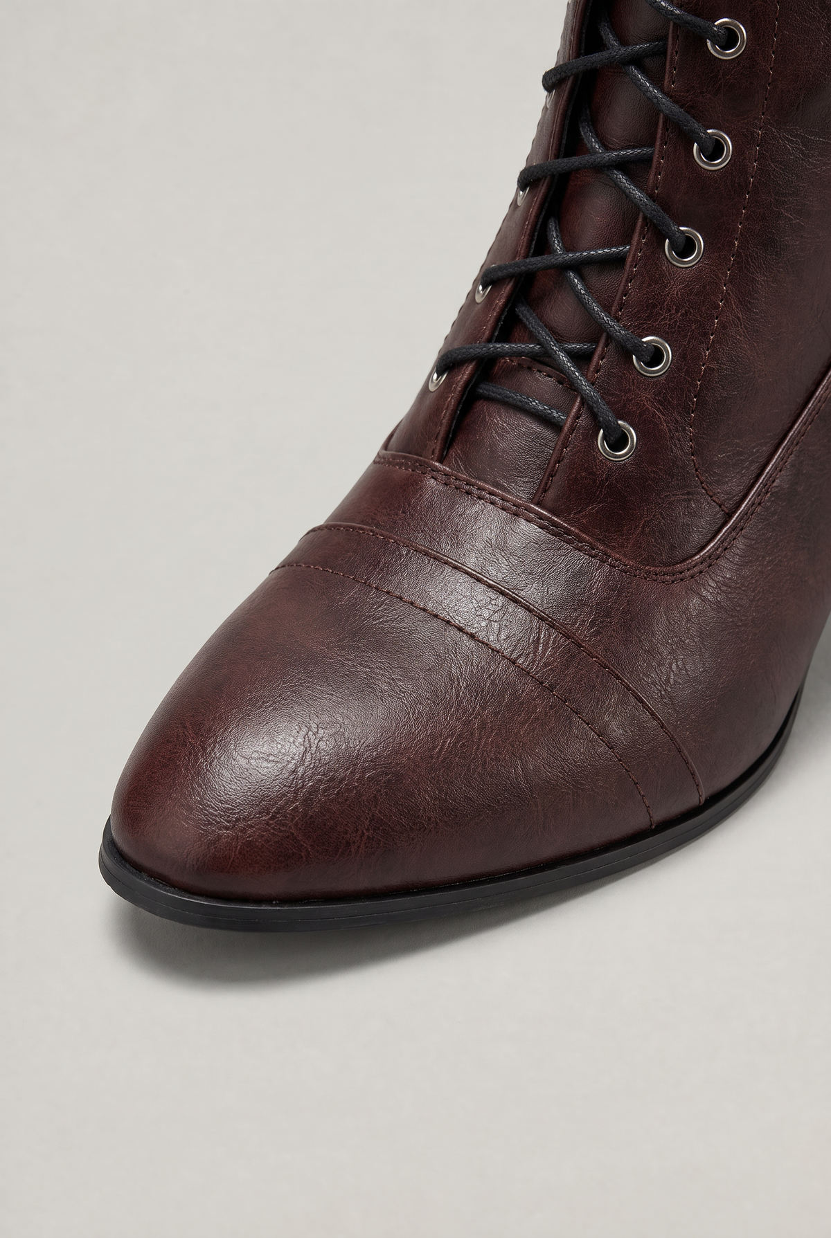 Women’s Victorian Lace Up Heeled Boots