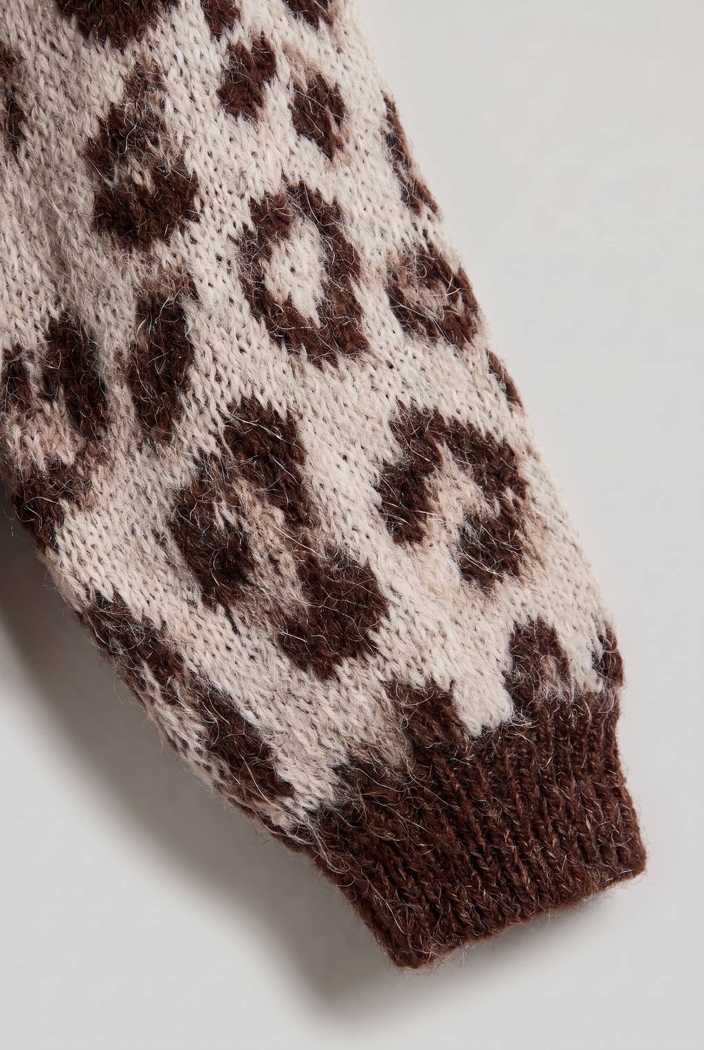 Women’s Leopard Jacquard Button-Up Cardigan