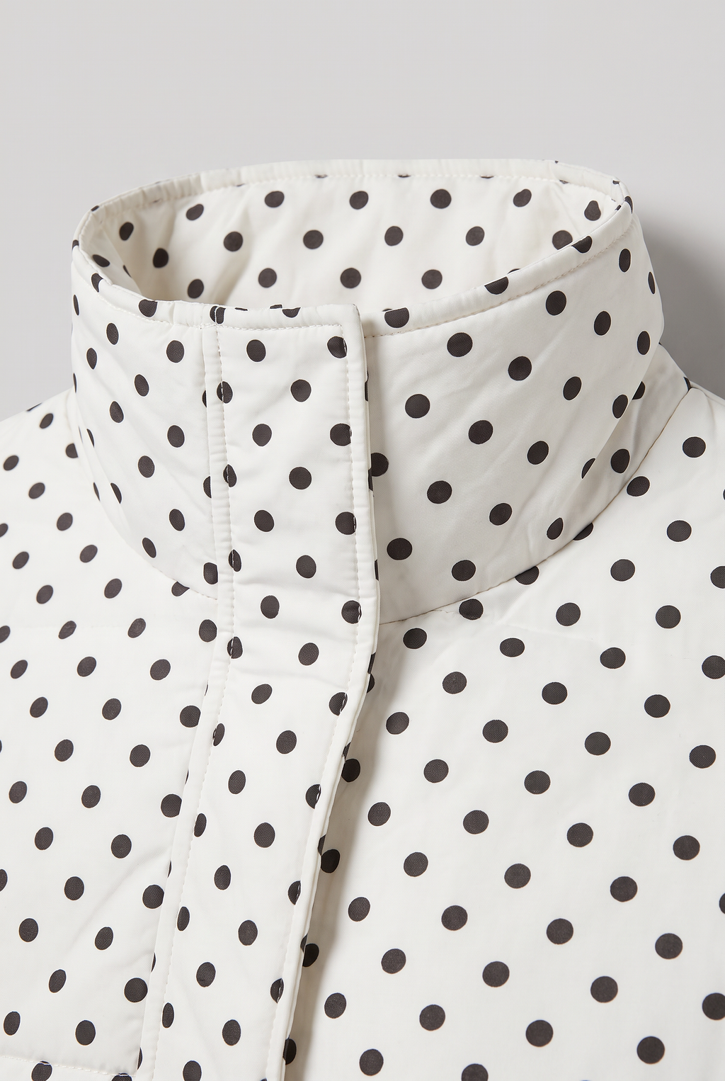 Women’s Polka Dot Stand Collar Zip Jacket