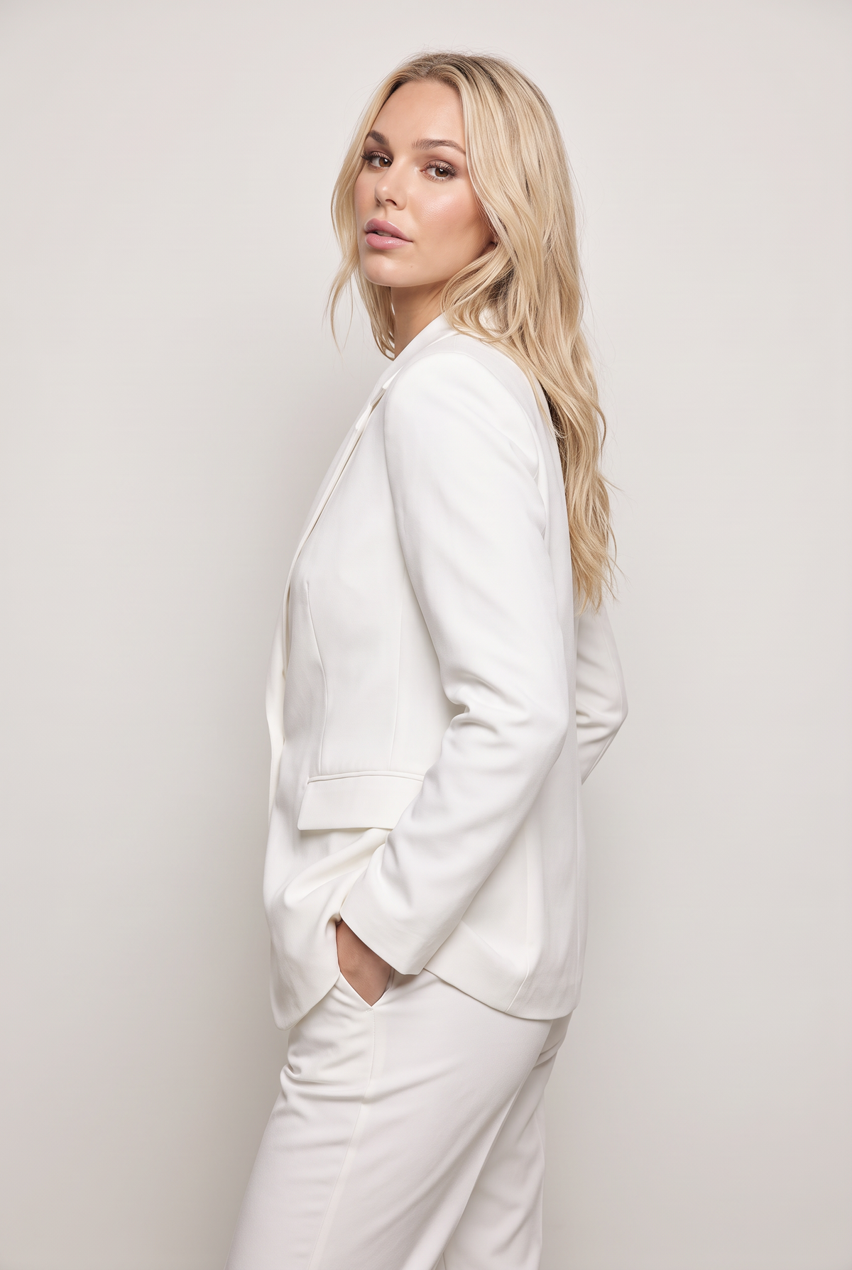 Women’s Tailored Single-Button Blazer
