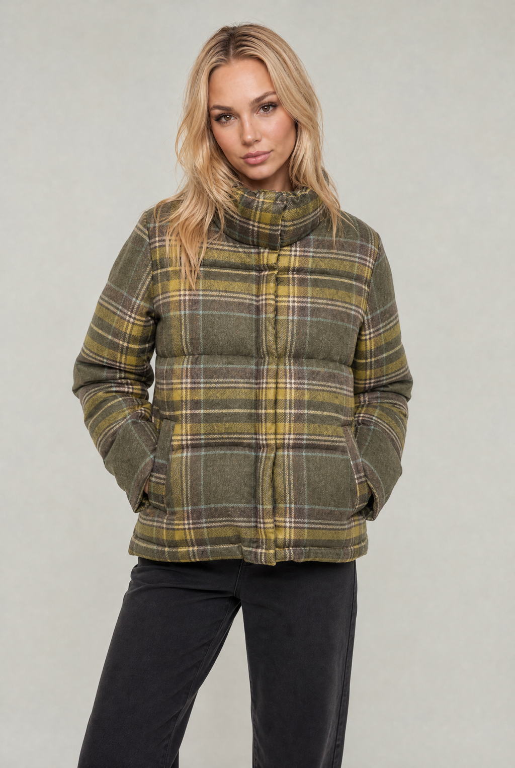 Women’s Checked Puffer Jacket Funnel Neck