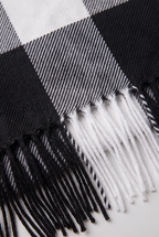 Men’s Checked Scarf Tassel Detail