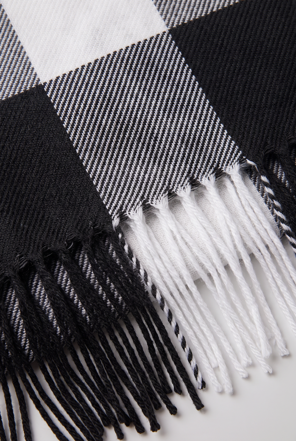 Men’s Checked Scarf Tassel Detail