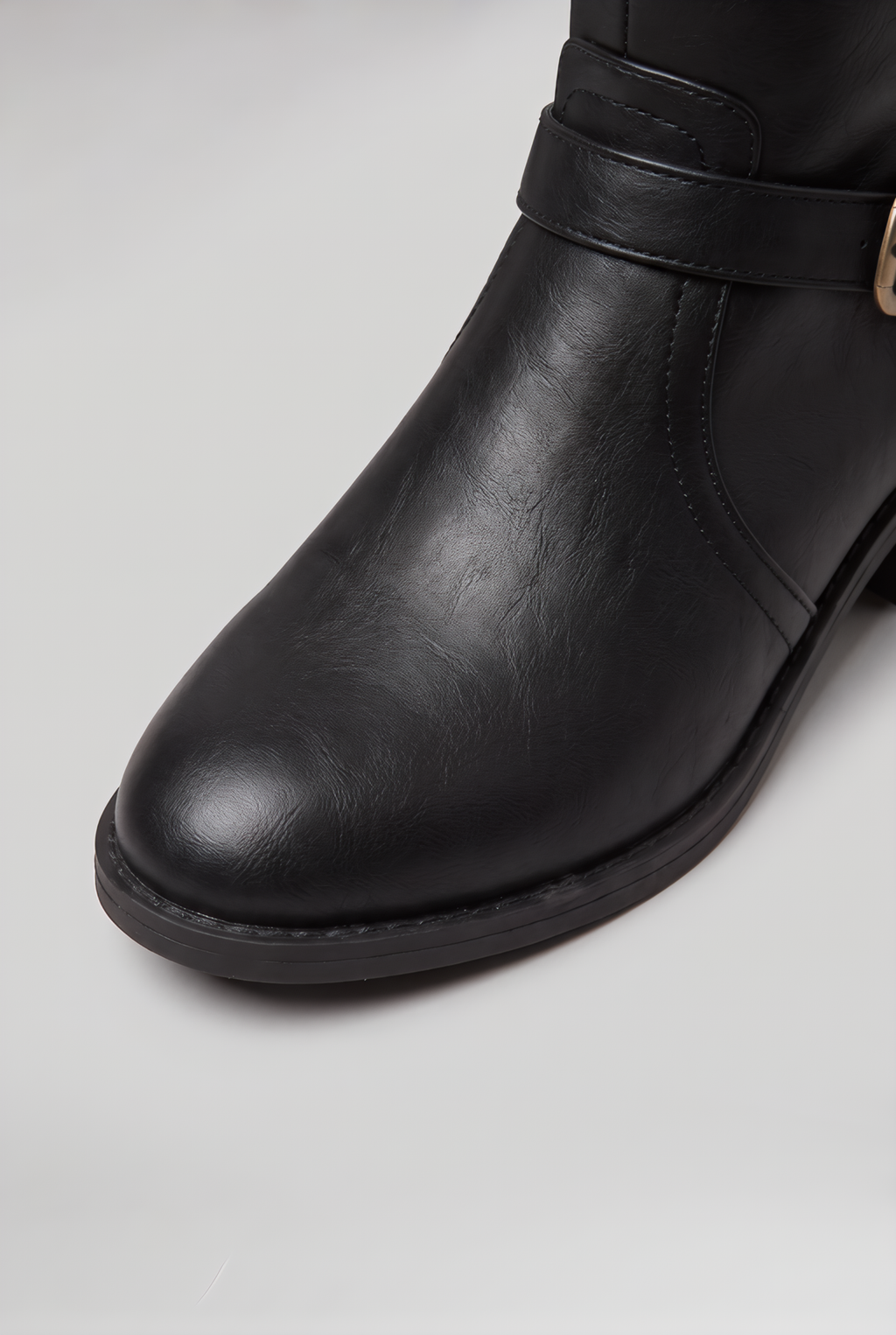 Women’s Riding Boots Buckle Detail