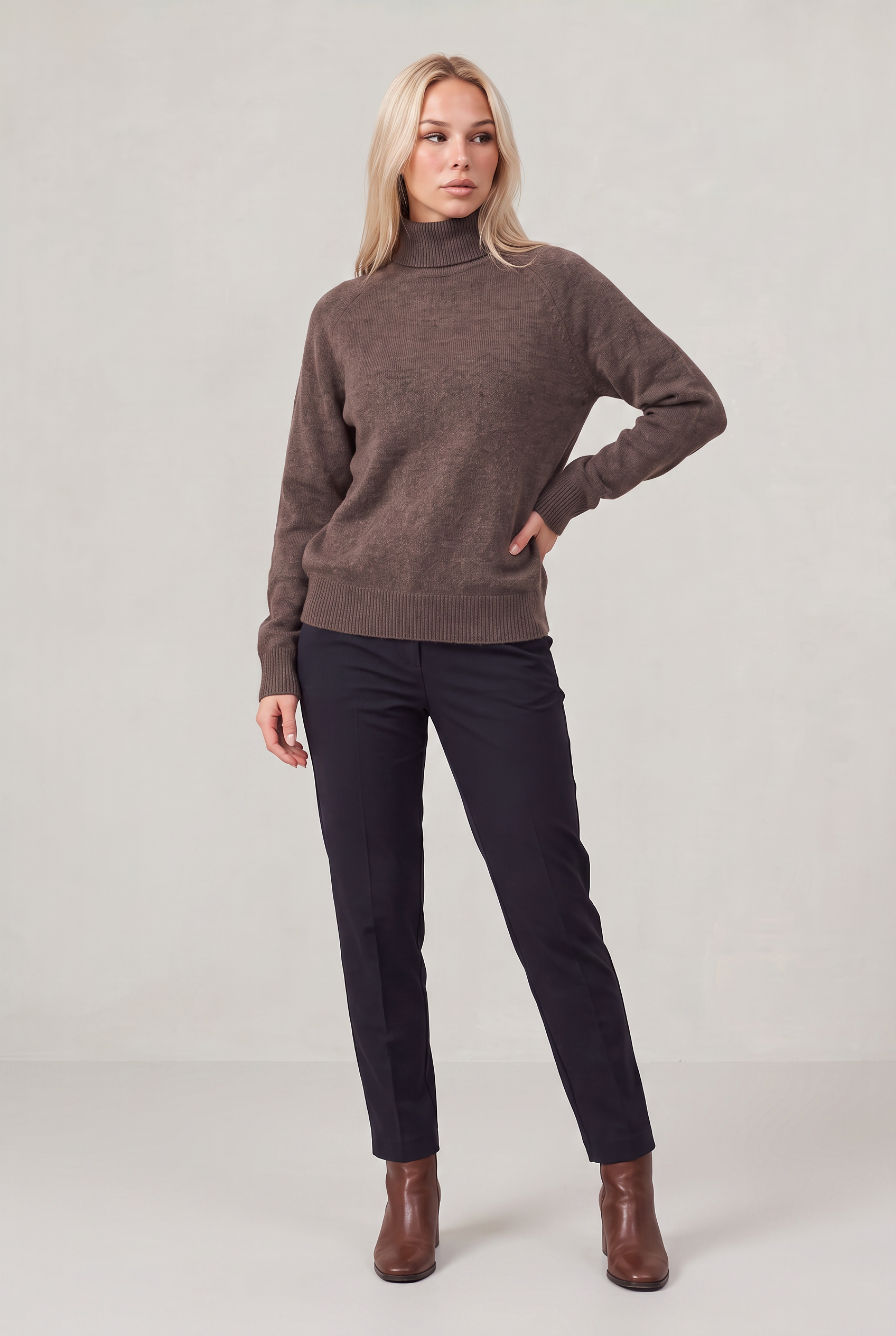 Women’s Relaxed Turtleneck Jumper