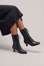 Women’s Victorian Lace Up Heeled Boots